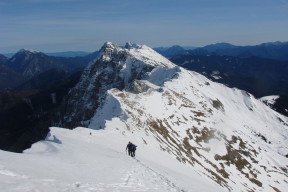 Ravno naprijed je Kofce gora (1967 m) i Kladivo (2094 m)