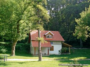 planinarska-kuca-cesargrad